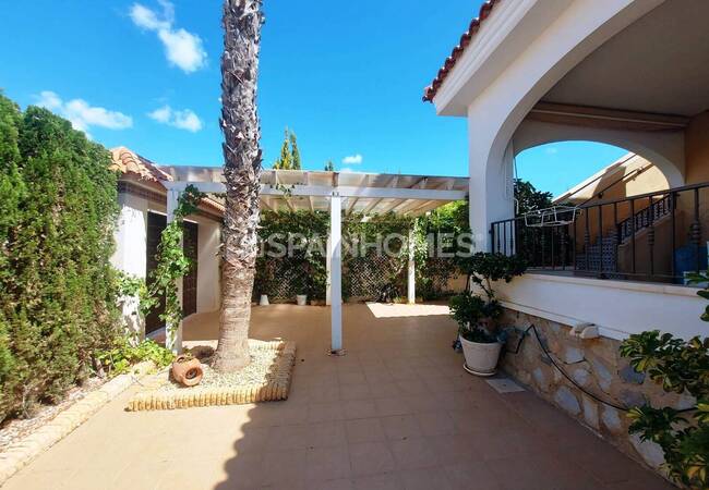 Вилла Под Ключ с Парковкой и Частным Бассейном в Сьюдад Кесада 9