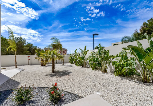 Luxe 3-bedroom House with Private Swimming Pool in Finestrat 6