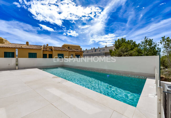 Luxe 3-bedroom House with Private Swimming Pool in Finestrat 10
