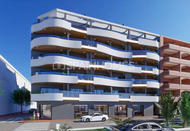 Torrevieja'da Çatı Havuzlu Sitede Satılık Daireler 1
