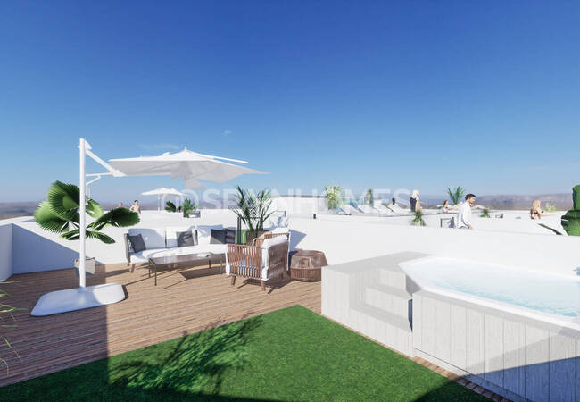 Torrevieja'da Çatı Havuzlu Sitede Satılık Daireler 8