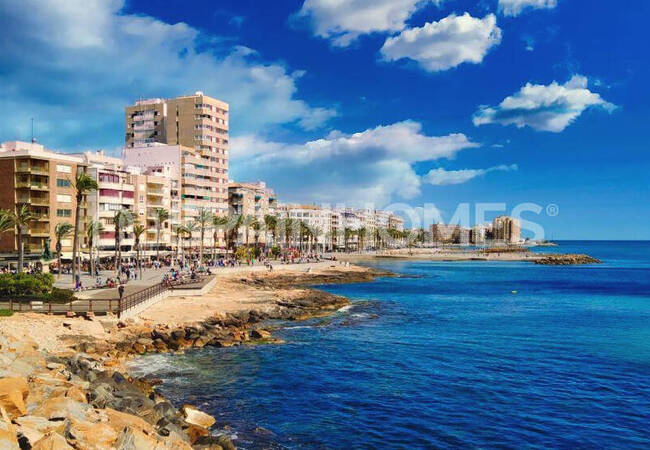 Torrevieja'da Çatı Havuzlu Sitede Satılık Daireler 13