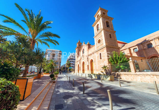 Torrevieja'da Çatı Havuzlu Sitede Satılık Daireler 17