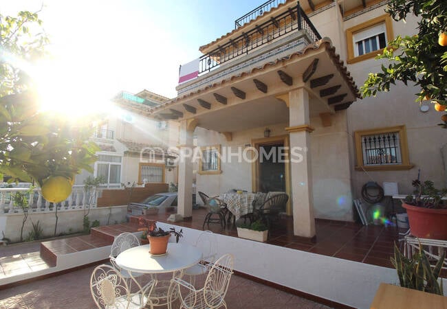 Ready-to-move Mediterranean House in La Zenia Alicante