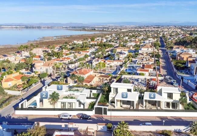 Alicante Torrevieja'da Özel Havuzlu Şık Tasarımlı Villalar 9