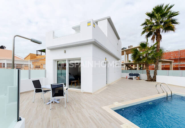 Casas Independientes Con Piscina Privada En Torrevieja Alicante