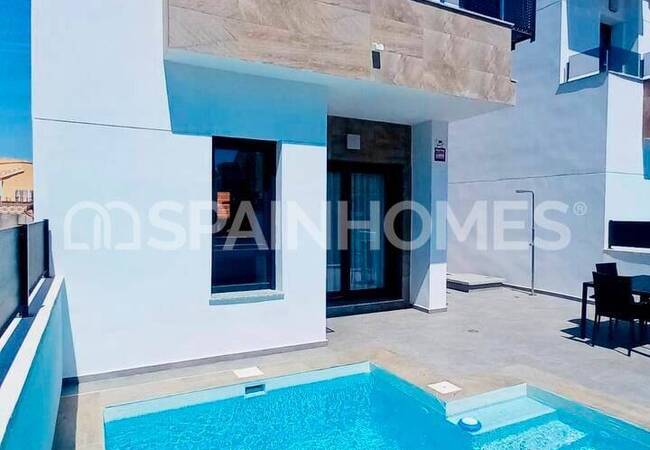 Alicante Torrevieja'da Özel Havuzlu Müstakil Evler 1
