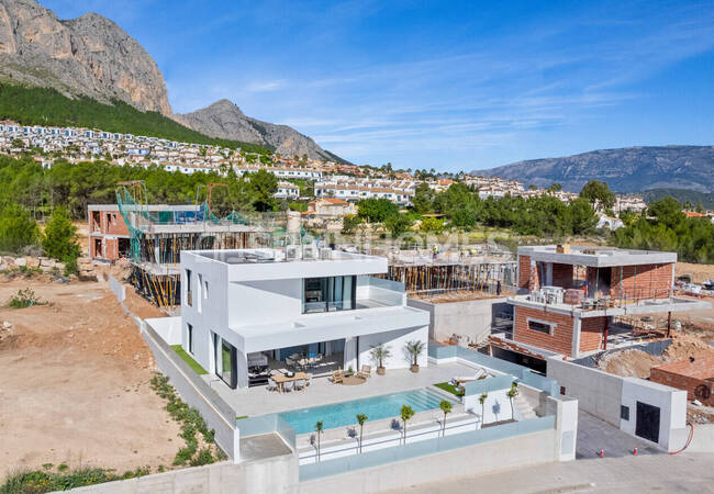 Vrijstaande Ruime Huizen In Polop Centro Alicante 9