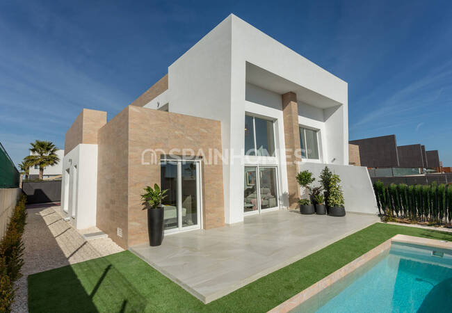 Stylish Villas with Pools Near the Amenities in Algorfa 1