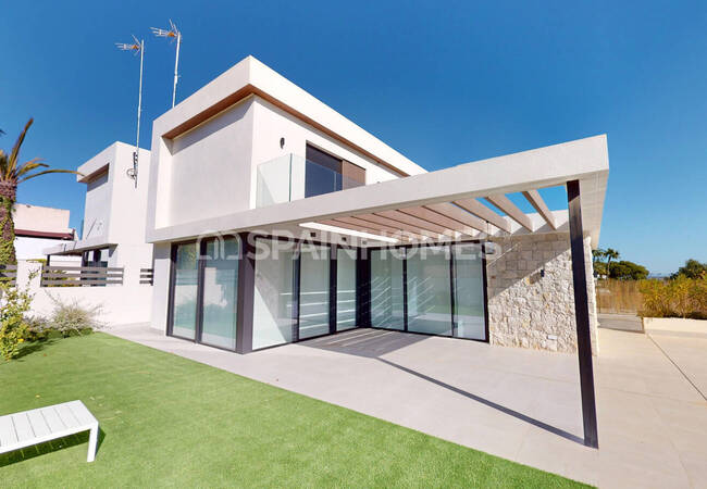 Detached Villas with Large Usage Spaces in Orihuela Alicante 2