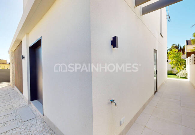 Detached Villas with Large Usage Spaces in Orihuela Alicante 12