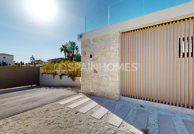 Detached Villas with Large Usage Spaces in Orihuela Alicante 9