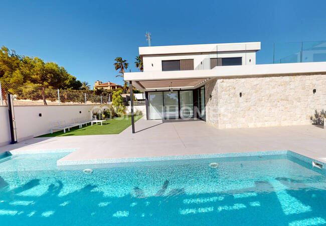 Detached Villas with Large Usage Spaces in Orihuela Alicante 6