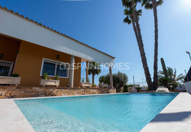 Rymlig Villa Med Pool Och Parkering I Orihuela Centro 1
