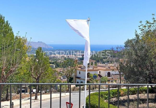 3-bedroom Houses in a Tranquil Area in Polop Alicante 3