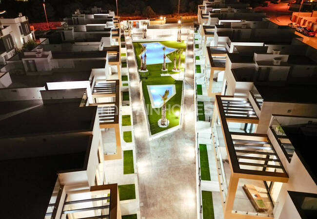 Villamartin'de Havuzlu Sitede Şık Tasarımlı Daireler 10