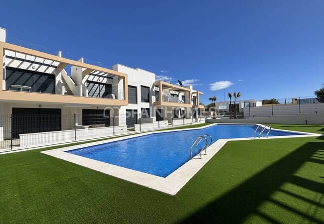 Villamartin'de Havuzlu Sitede Şık Tasarımlı Daireler 2