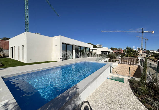 San Miguel De Salinas'ta Golf Sahasına Yakın Havuzlu Villalar 2