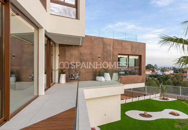 Benidorm Alicante'de Panoramik Manzaralı Lüks Villa 13