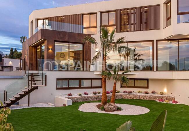 Benidorm Alicante'de Panoramik Manzaralı Lüks Villa 9