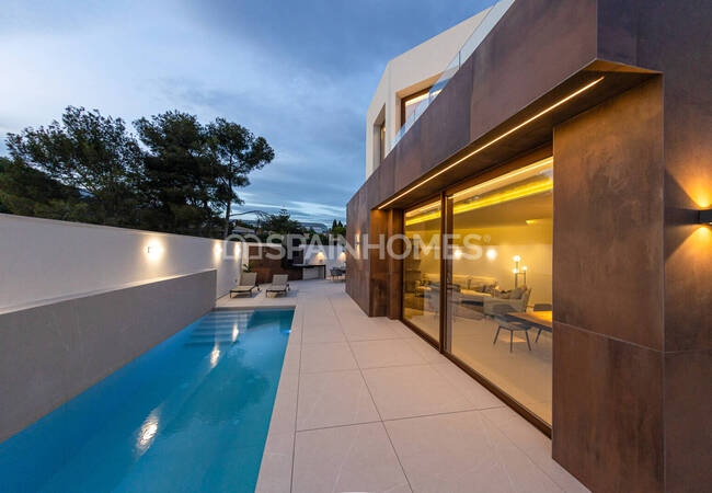 Benidorm Alicante'de Panoramik Manzaralı Lüks Villa 3