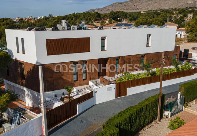 Benidorm Alicante'de Panoramik Manzaralı Lüks Villa 21