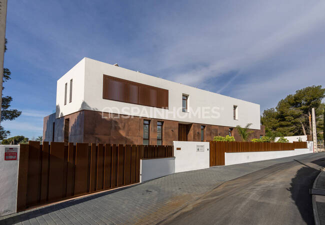 Benidorm Alicante'de Panoramik Manzaralı Lüks Villa 23