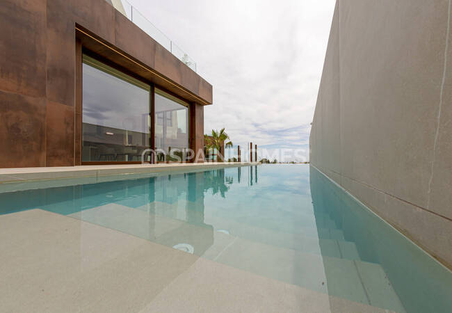 Benidorm Alicante'de Panoramik Manzaralı Lüks Villa 27