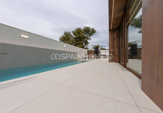 Benidorm Alicante'de Panoramik Manzaralı Lüks Villa 28