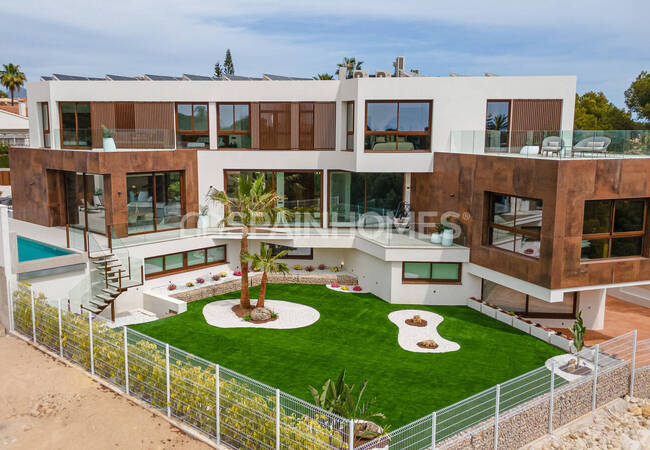 Benidorm Alicante'de Panoramik Manzaralı Lüks Villa 31