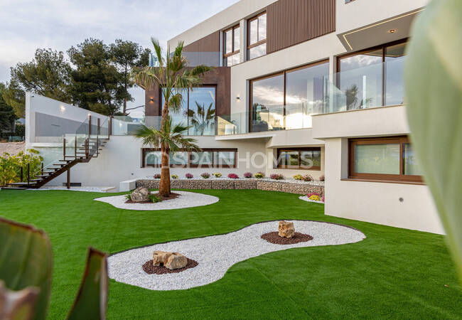 Benidorm Alicante'de Panoramik Manzaralı Lüks Villa 34