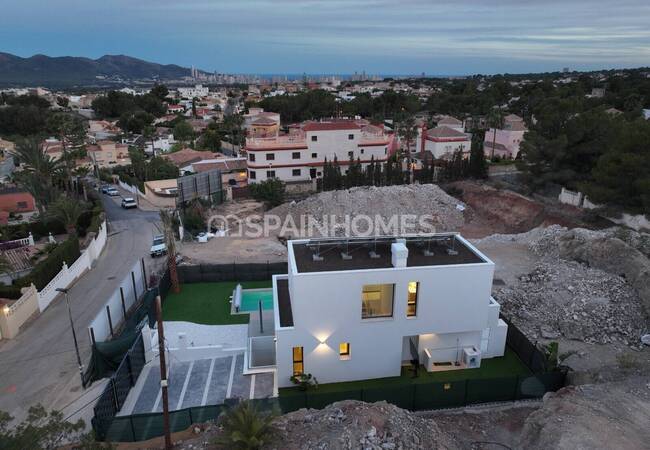 منازل حديثة مع مسابح خاصة في ألفاز ديل بي 6