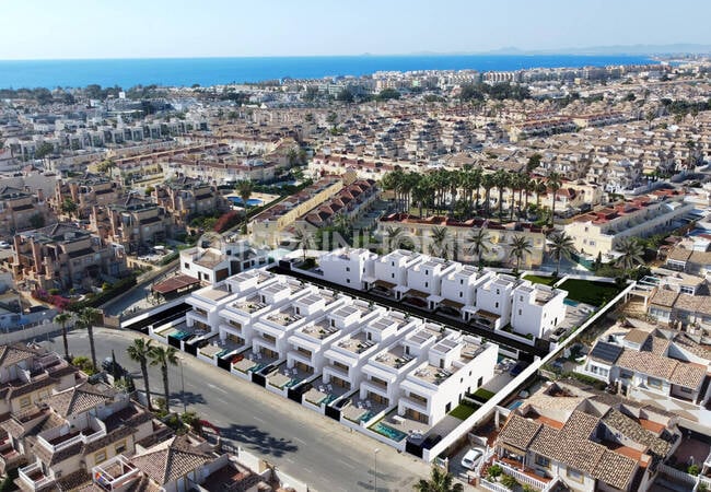 Stilvolle Häuser Mit Pools In Strandnähe In La Zenia Orihuela 7