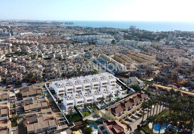 Stilvolle Häuser Mit Pools In Strandnähe In La Zenia Orihuela 9