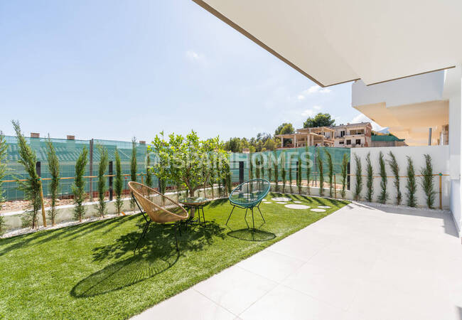 Alicante La Nucia'da Havuzlu Sitede Şık Yarı Müstakil Villalar 15