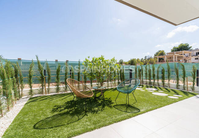Alicante La Nucia'da Havuzlu Sitede Şık Yarı Müstakil Villalar 13