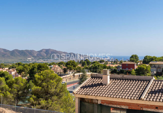 Alicante La Nucia'da Havuzlu Sitede Şık Yarı Müstakil Villalar 25