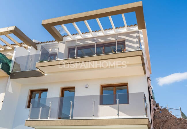 Alicante La Nucia'da Havuzlu Sitede Şık Yarı Müstakil Villalar 3