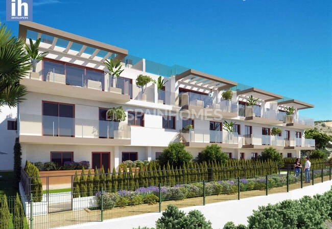 Stylish Townhouses in a Complex with Pool in Alicante La Nucia