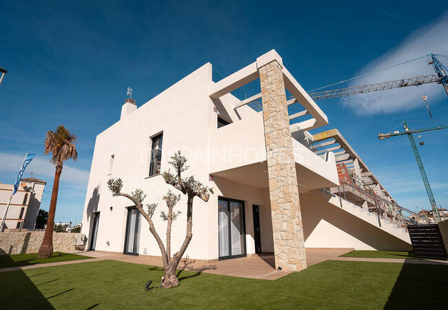 Flats in a Complex Near Beach in Pilar De La Horadada