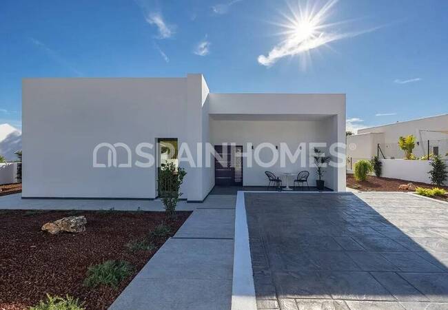 Altea Santa Clara'da Müstakil Şık Tasarımlı Villa 16