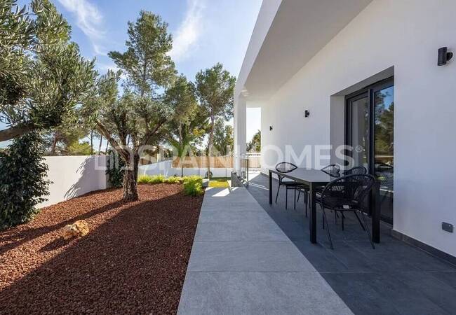 Altea Santa Clara'da Müstakil Şık Tasarımlı Villa 37