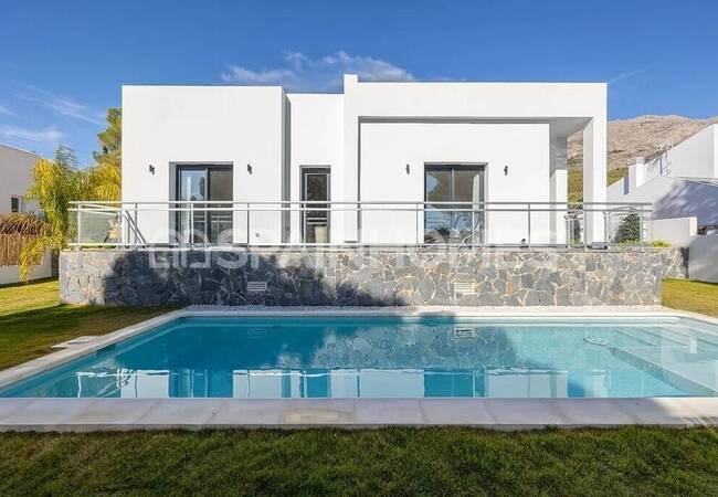 Altea Santa Clara'da Müstakil Şık Tasarımlı Villa