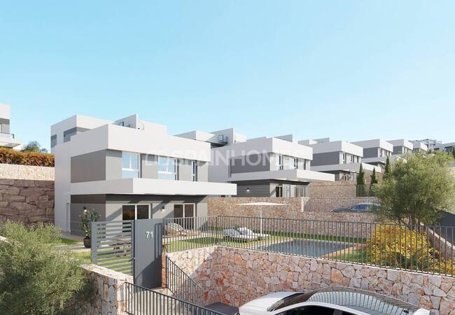 Sea-view Villas in a Complex Near the Beach in Alicante Finestrat 2