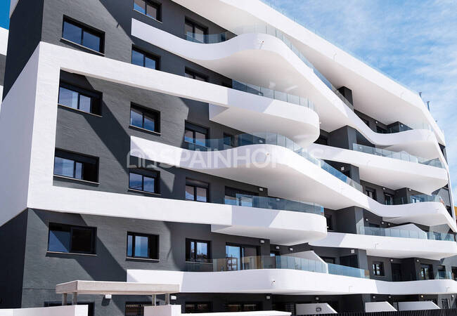Ready to Move Apartments 300 M From the Sea in Orihuela 2
