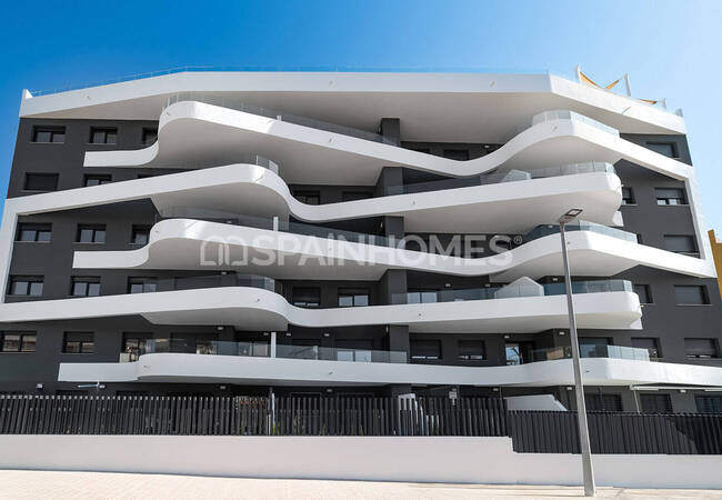 Ready to Move Apartments 300 M From the Sea in Orihuela 1