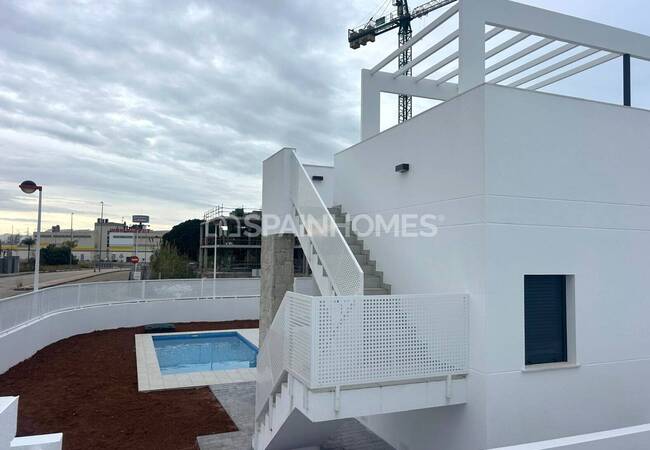 Luxe Houses with Private Pool and Garden in Denia Alicante 3