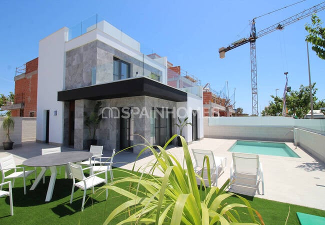 3-bedroom Properties with Private Pools in Pilar De La Horadada 1