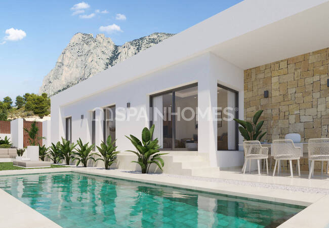 Detached Villas Near the Beaches and Golf Courses in Finestrat