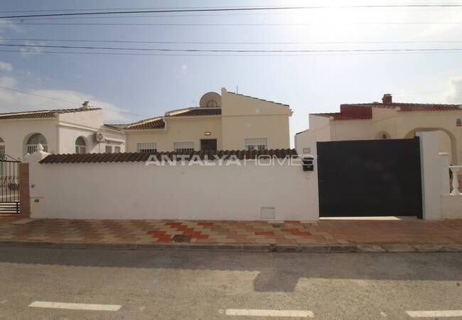 Renovated Villa Near Torrevieja’s Pink Salt Lake 12